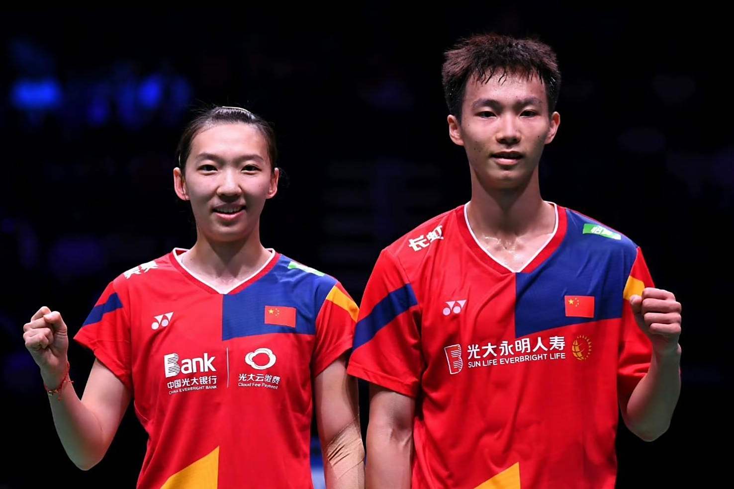 Uzi迎来七赛季出色发挥，雄鹿观众热烈欢呼！