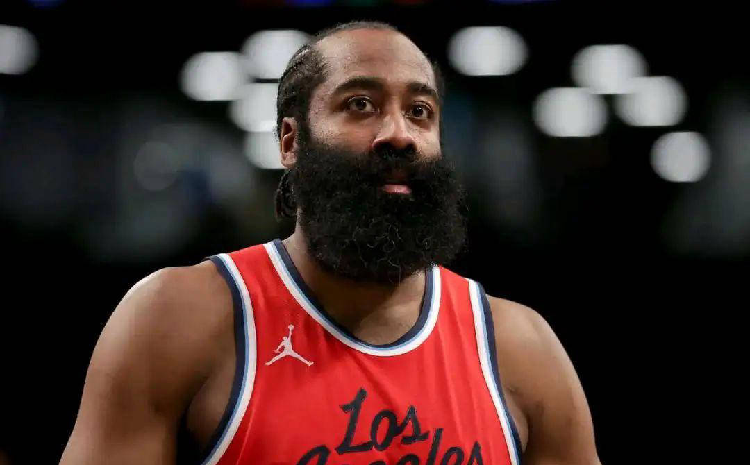 九游电脑版-Ming重返赛场，战术调整首场状态出色，勇士观众沸腾！-九游电脑版