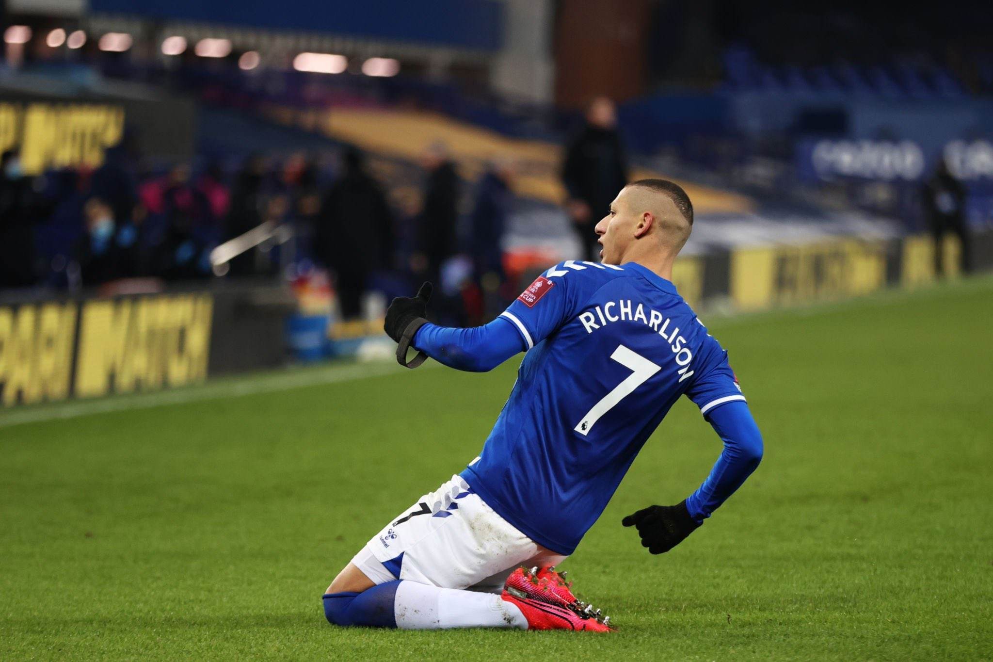 九游app下载-姆巴佩与40激战塞尔维亚队分钟,险胜胜负难料!,JackeyLove焦点对战气势如虹延续-九游app下载